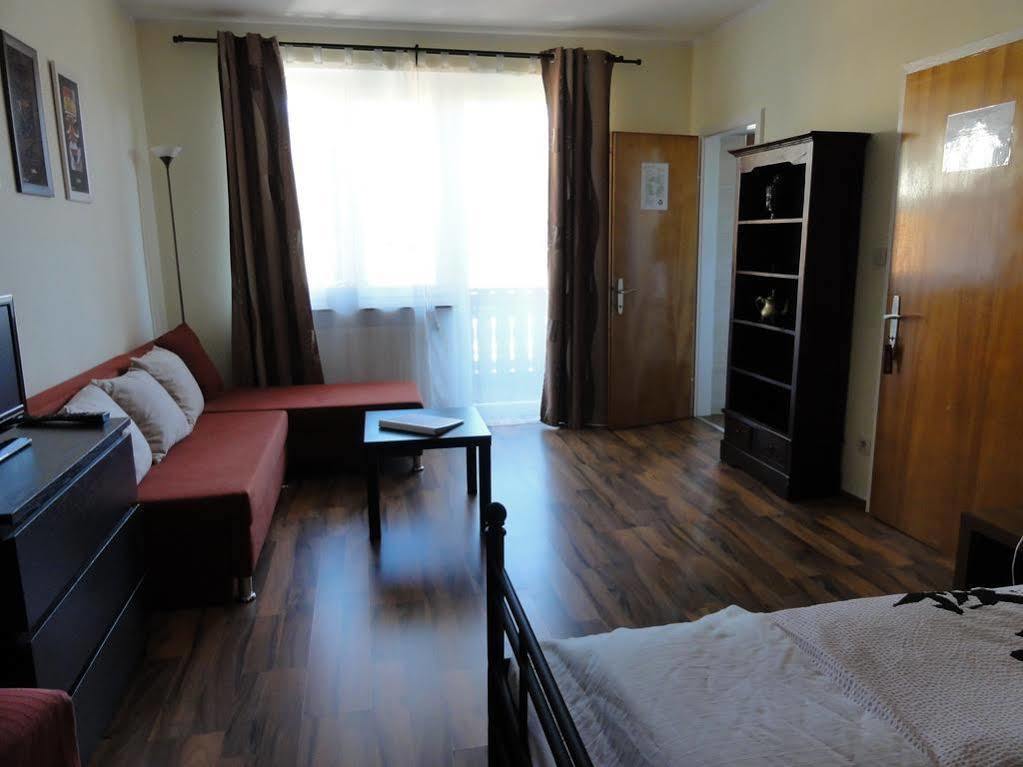 Pension AdlerHorst Steindorf am Ossiacher See Exteriör bild
